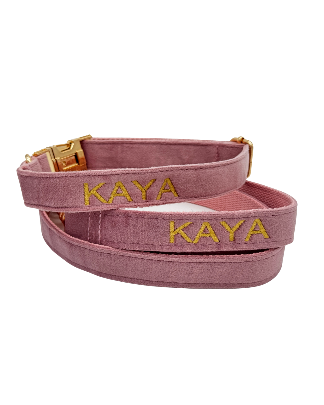 Roze hondenhalsband met roségoudkleurige gesp en zachte voering, geschikt voor kleine tot middelgrote honden.