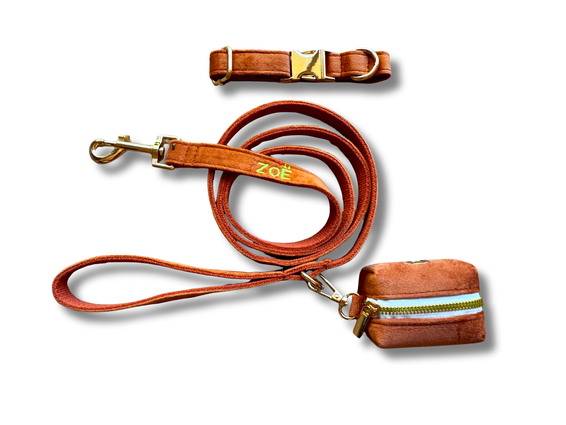 Caramel velvet hondenriem met gouden gesp en stevige kern, luxe gepersonaliseerde hondenriemset.